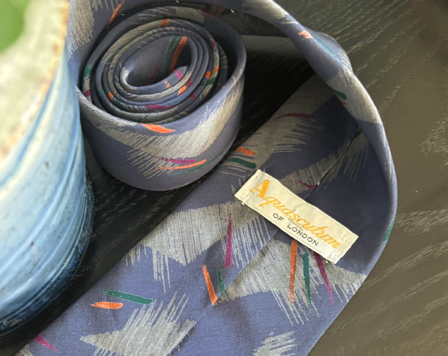 Vintage Aquascutum 100% silk tie