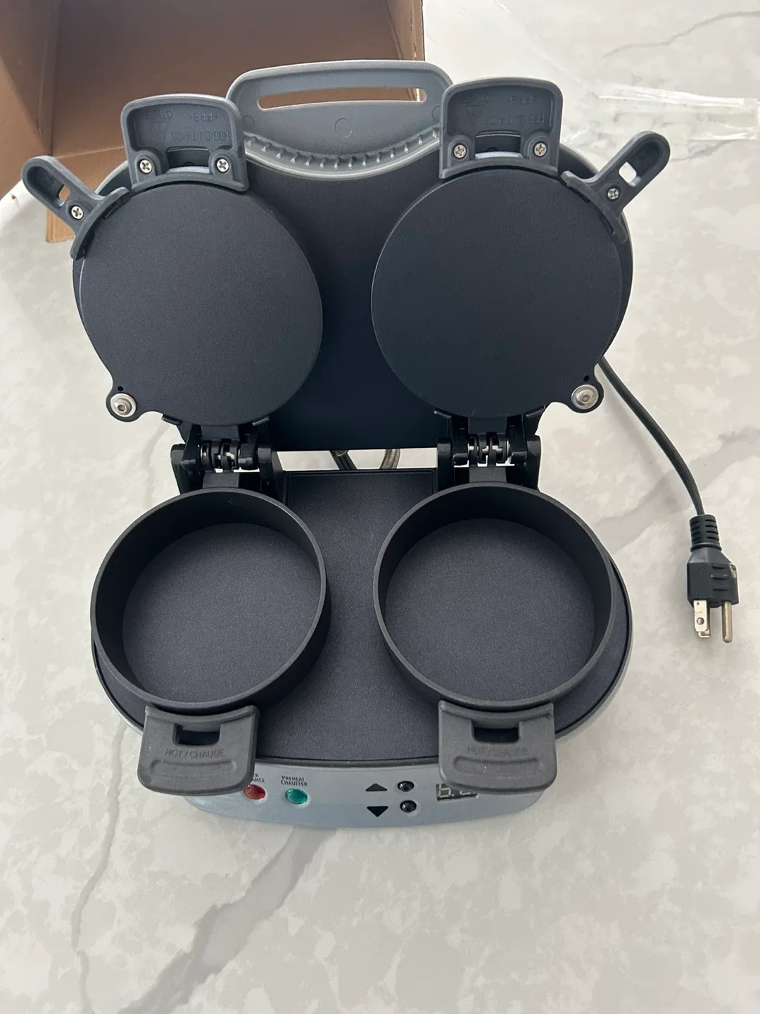 Hamilton Beach Dual Breakfast Sandwich Maker image indicator(3)