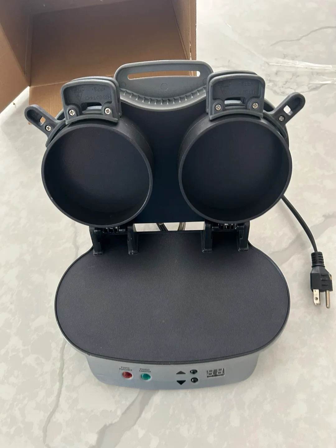 Hamilton Beach Dual Breakfast Sandwich Maker image indicator(4)