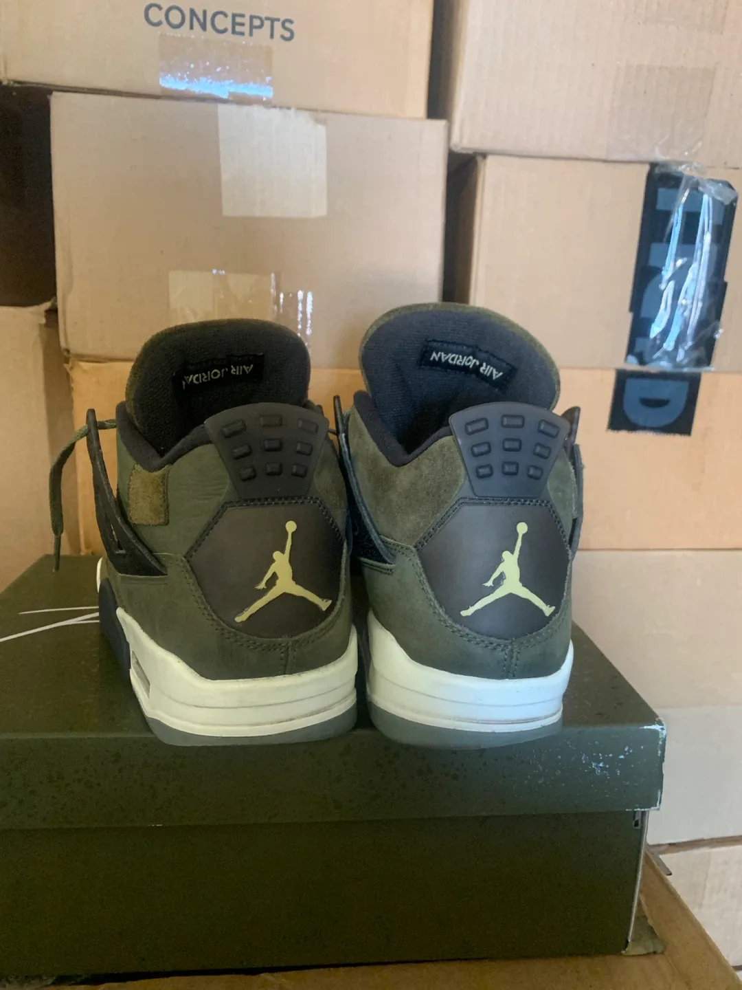 Jordan 4 Retro SE Craft Olive Size 10.5 image indicator(2)