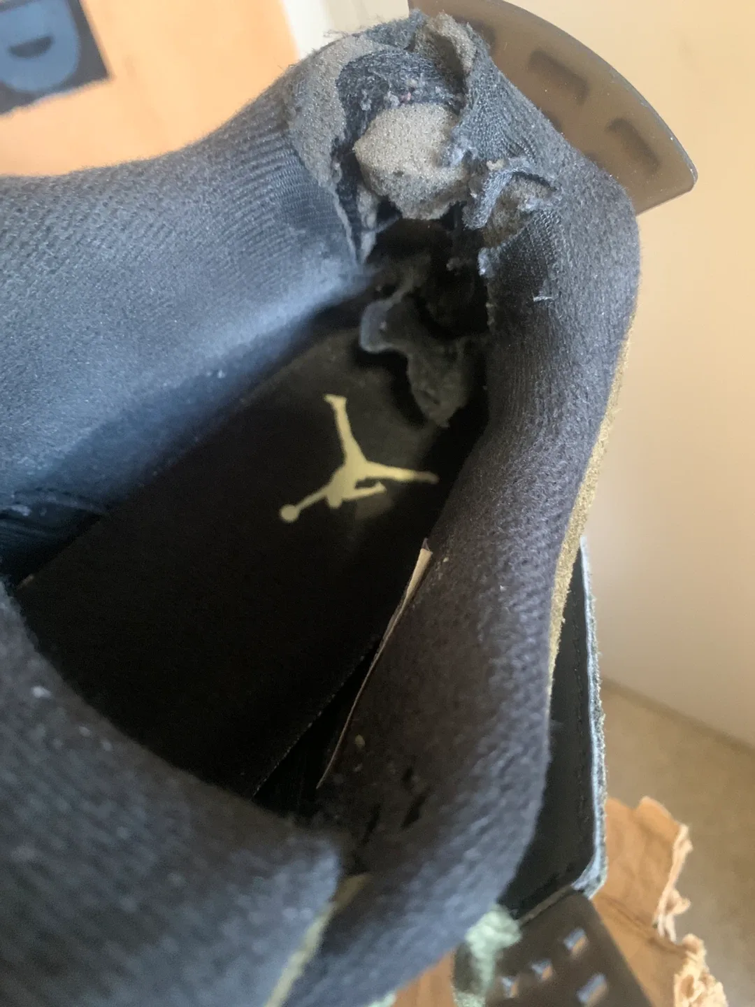 Jordan 4 Retro SE Craft Olive Size 10.5 image indicator(3)