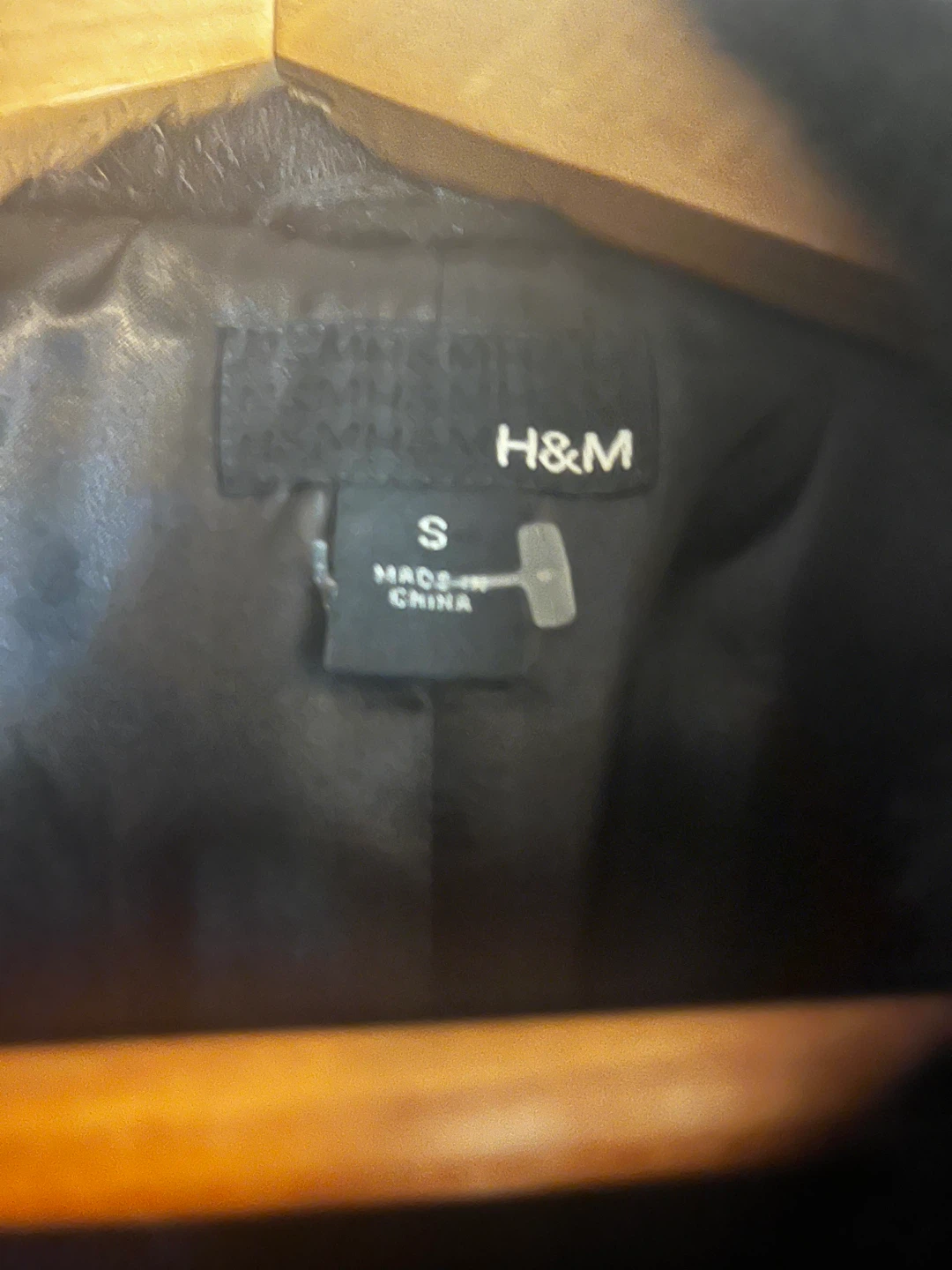🏆 H&M Black Faux Fur Jacket - Size Small - photo 3