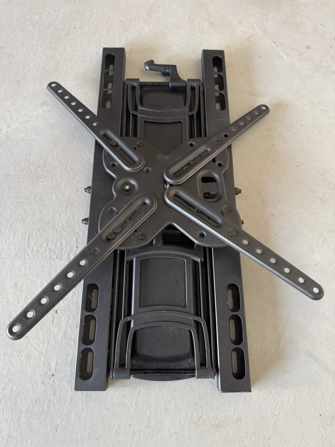 32"- 100" Tilt and Turn TV Wall Mount image indicator(2)