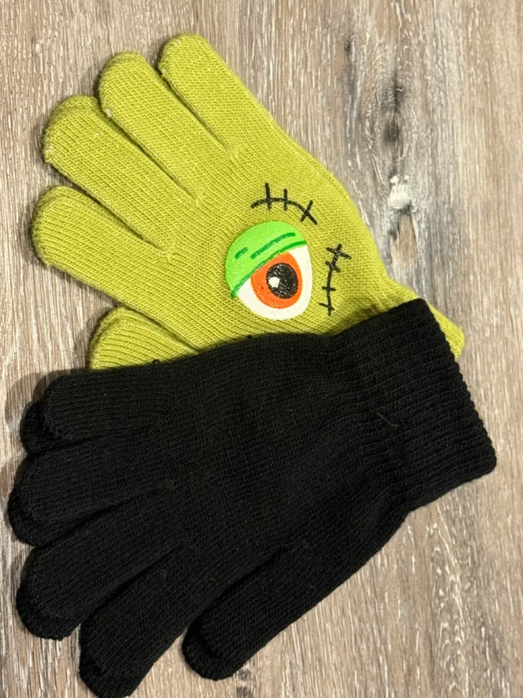 New 2 Pairs Halloween Kids Gloves - XS/S thumbnail