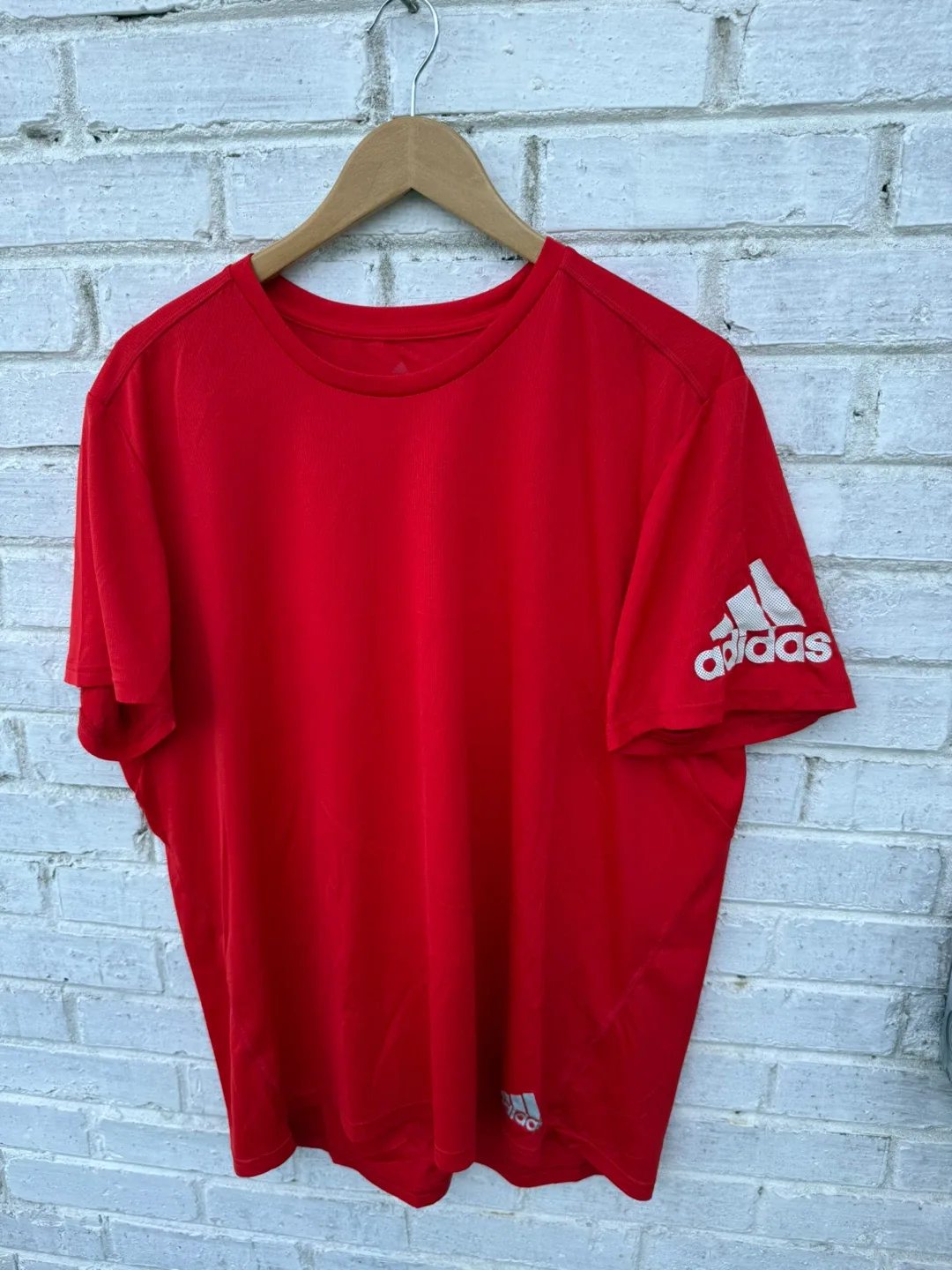 3 Adidas T-Shirt - Red image indicator(3)