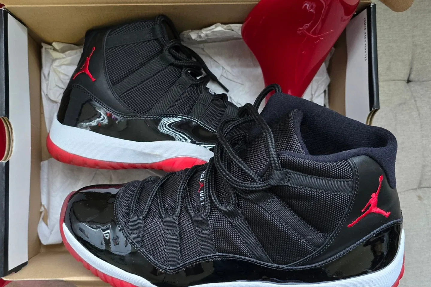 Jordan 11 Bred thumbnail