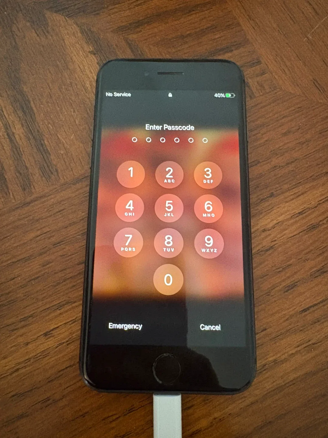 iPhone 8 - Black thumbnail