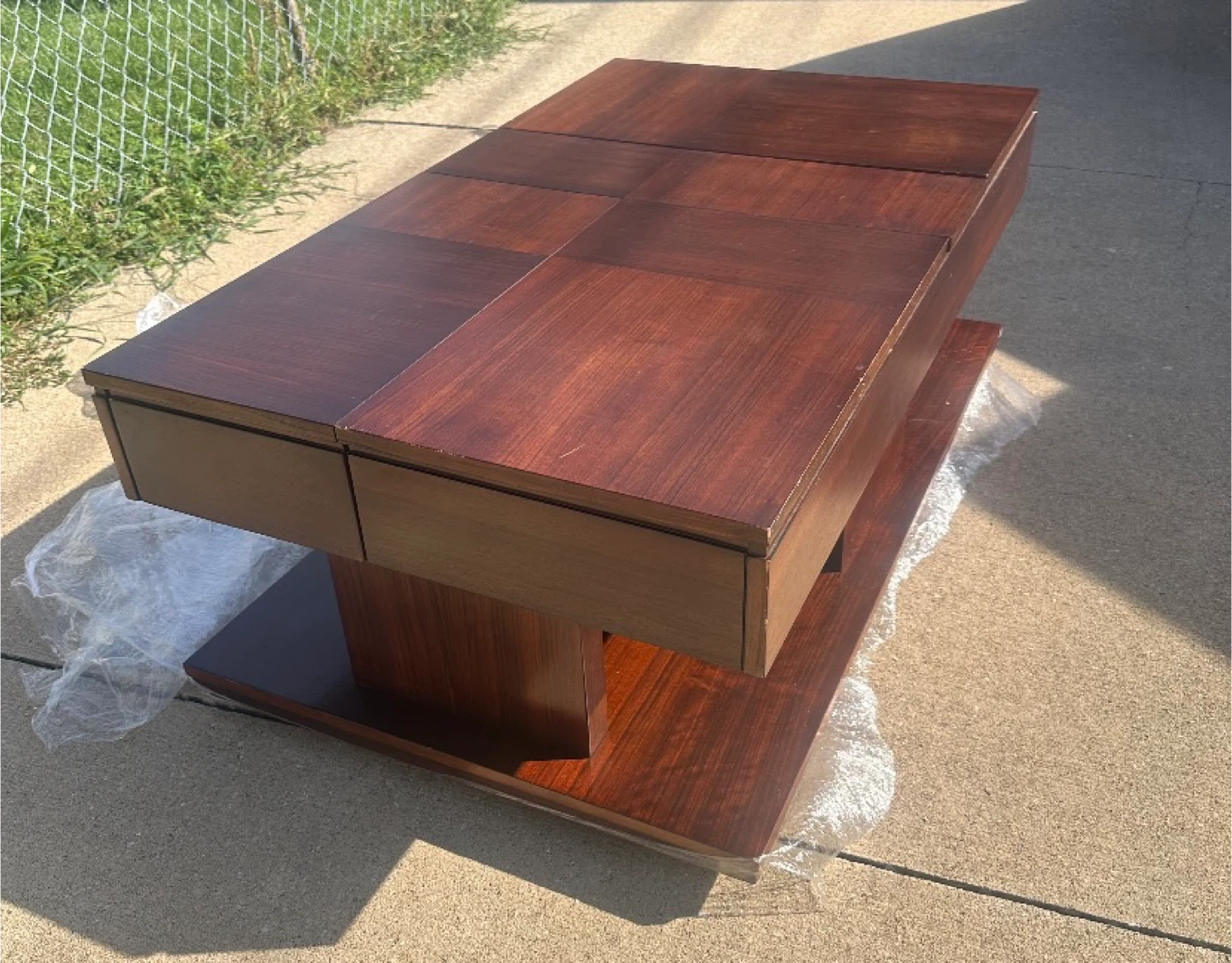 Unique Lift Top Coffee Table