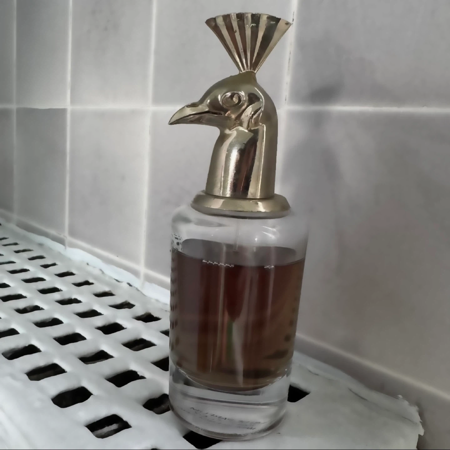Penhaligon’s Clandestine Clara Perfume w/ Peacock Stopper