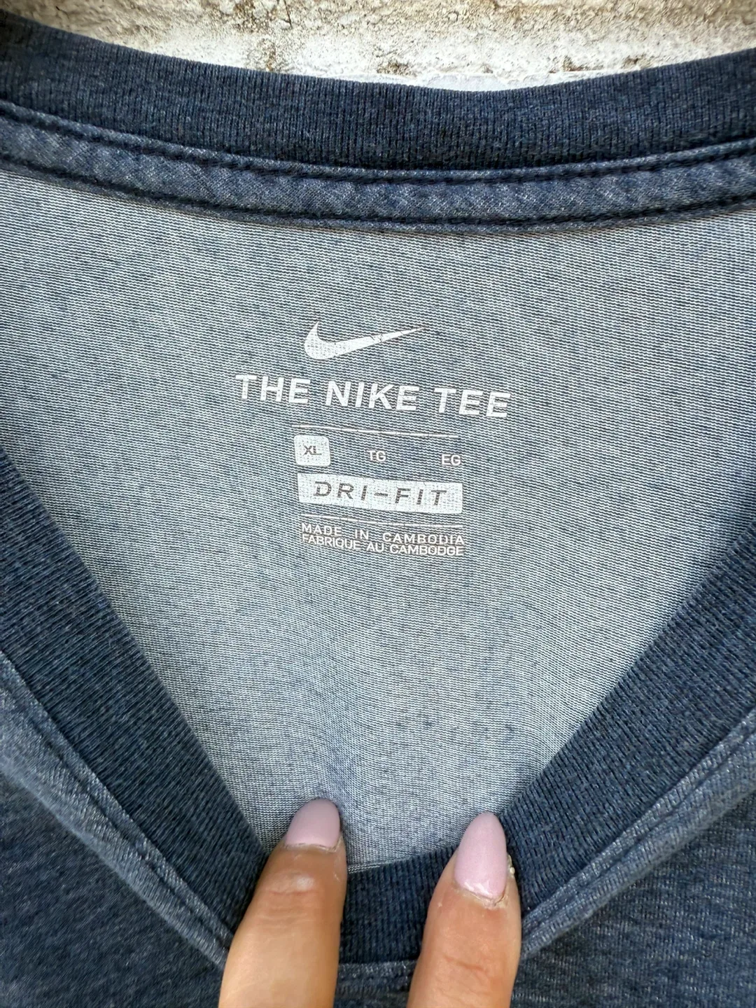 Nike The Nike Tee XL image indicator(2)