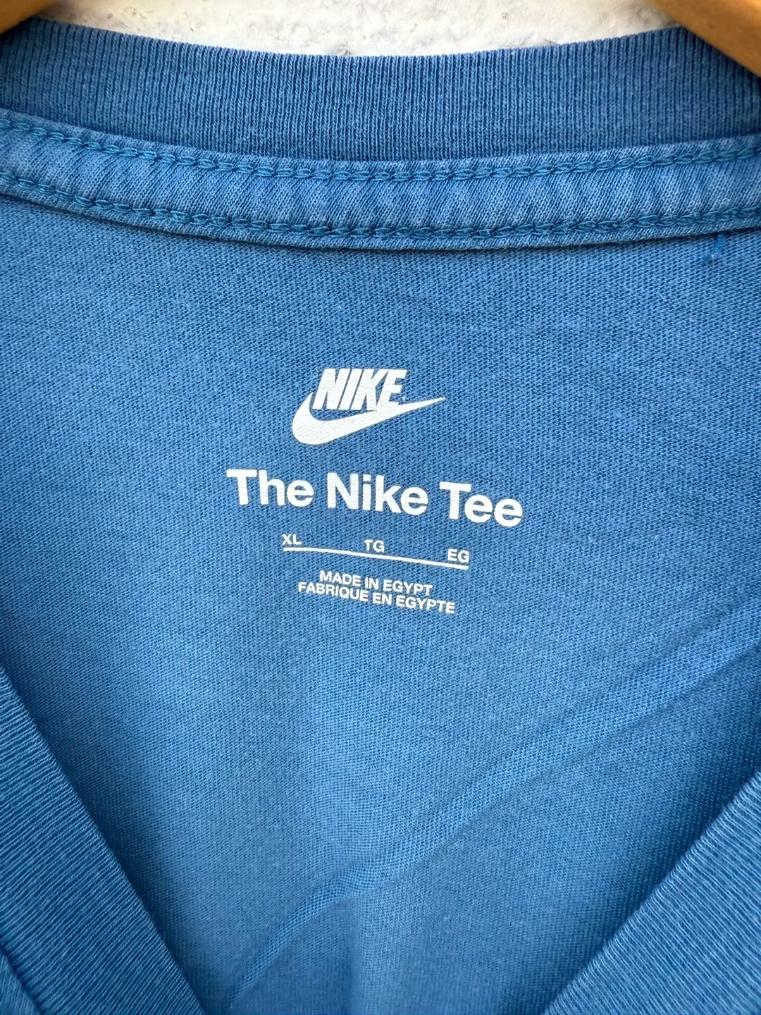 Nike The Nike Tee XL image indicator(4)