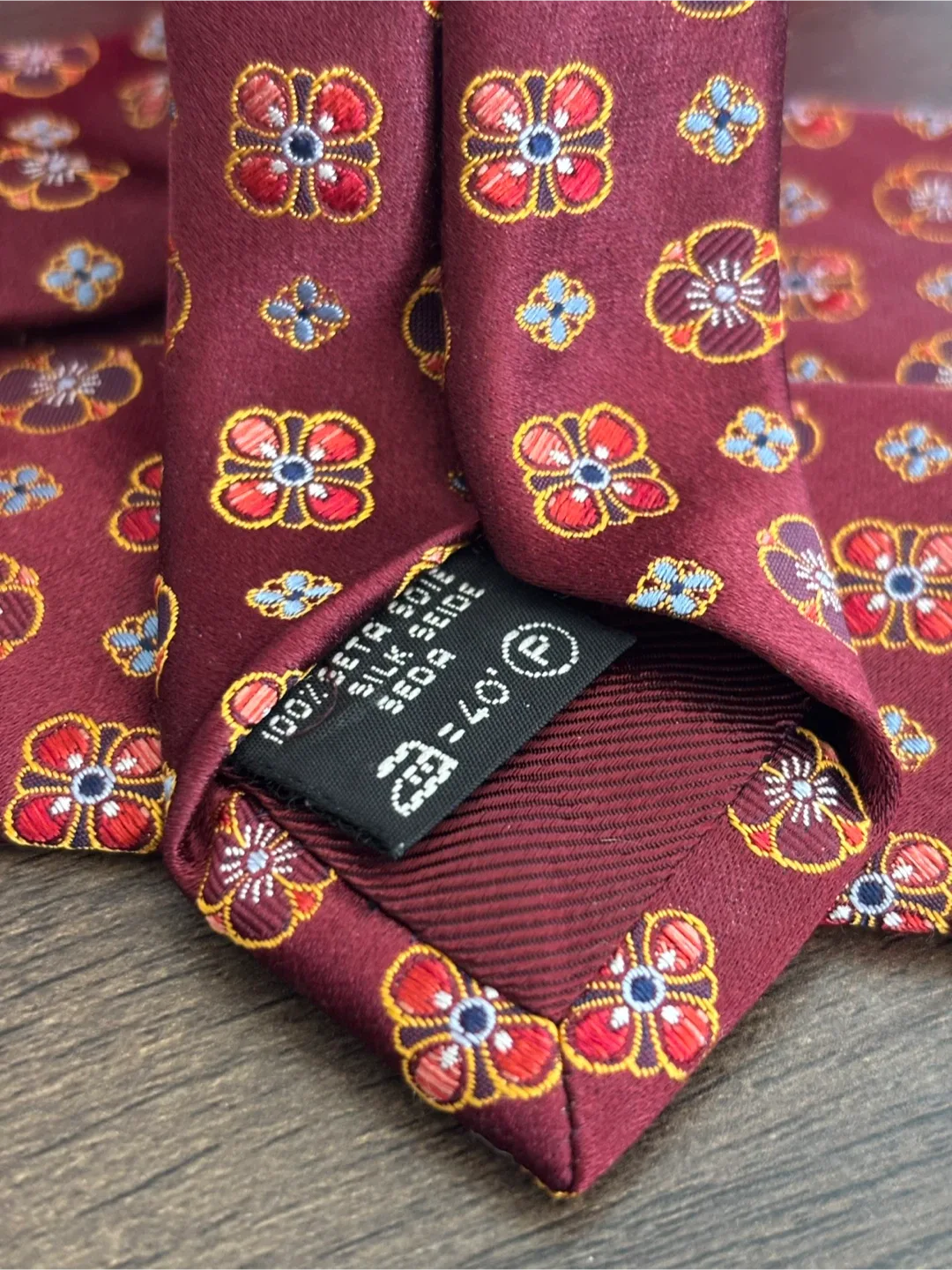Ermenegildo Zegna 100% silk, made in Italy tie image indicator(2)