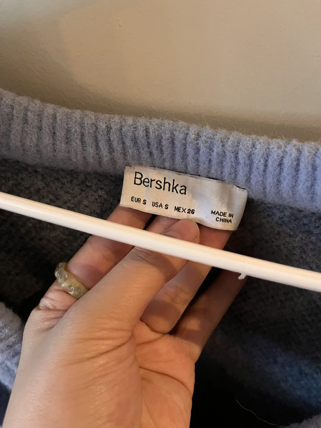 Small Blue Sweater Vest Bershka image indicator(2)