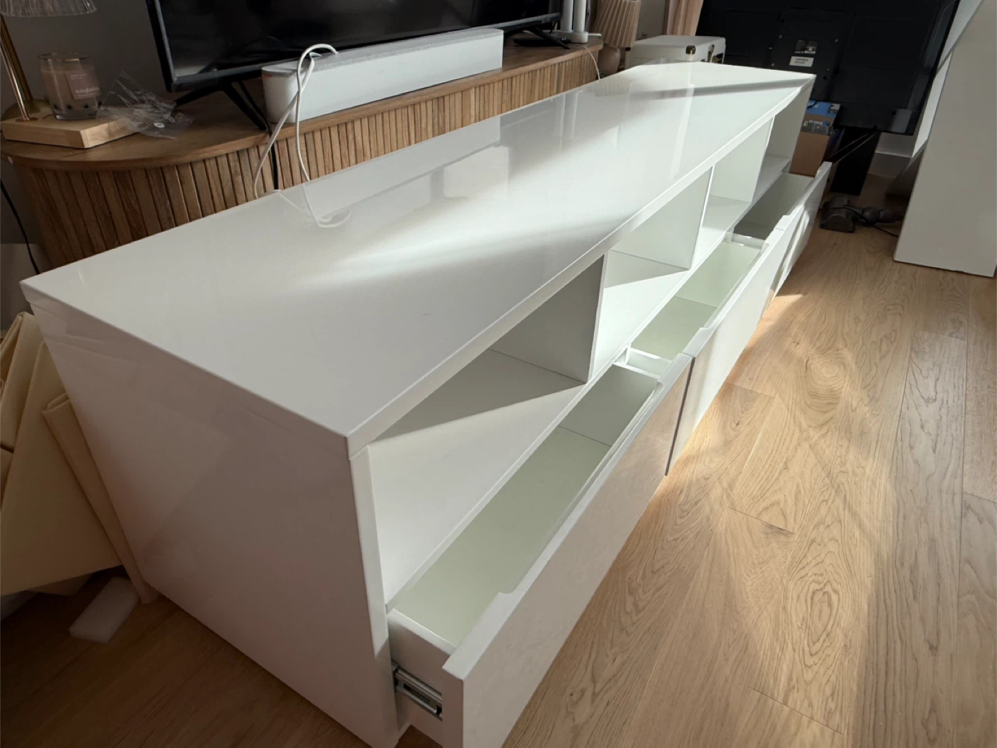 CB2 Chill media console - 80 inch - photo 3