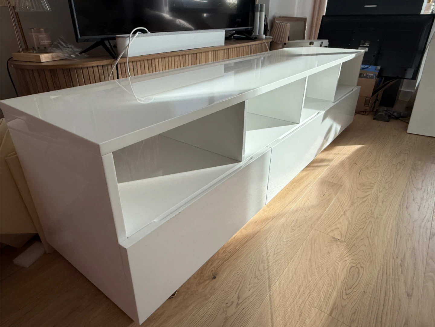 CB2 Chill media console - 80 inch - photo 2