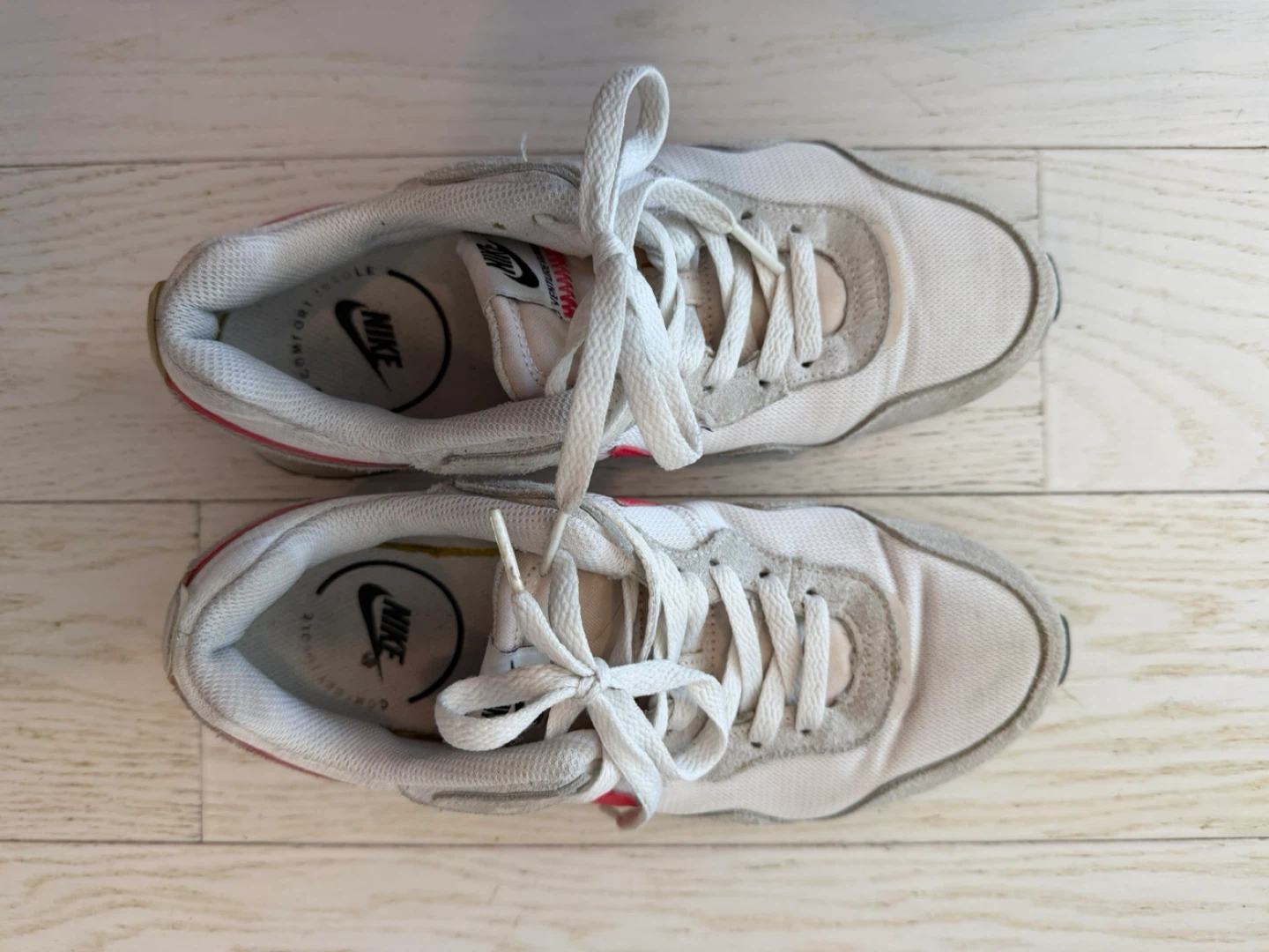Nike Venture Runner Sneakers - US 8.5