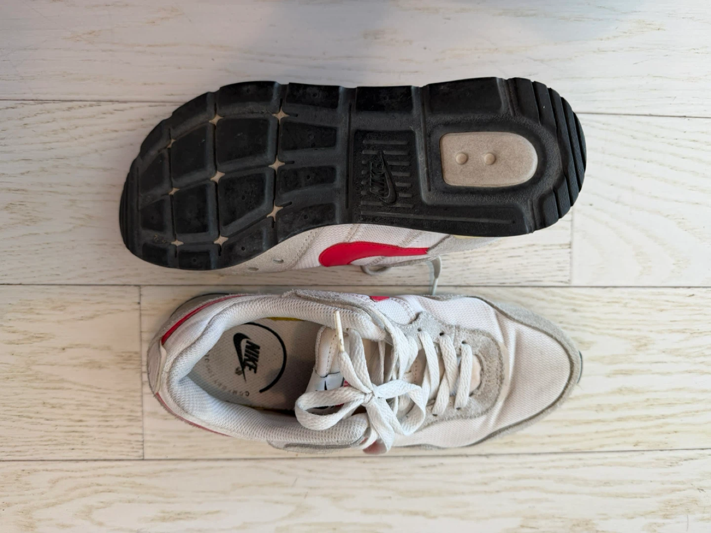 Nike Venture Runner Sneakers - US 8.5 - photo 3