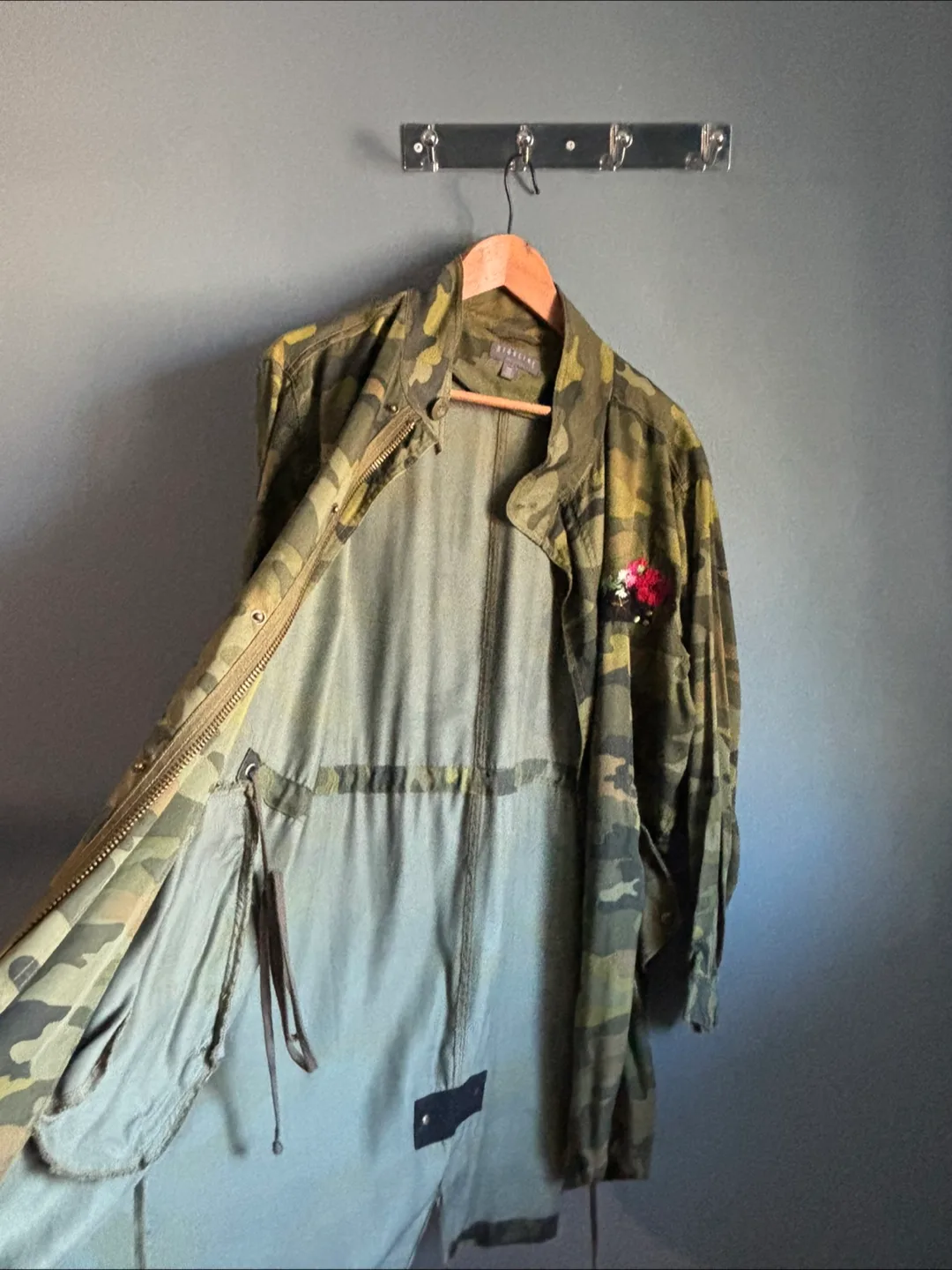 Highline Collective Camo Jacket - Size M image indicator(3)