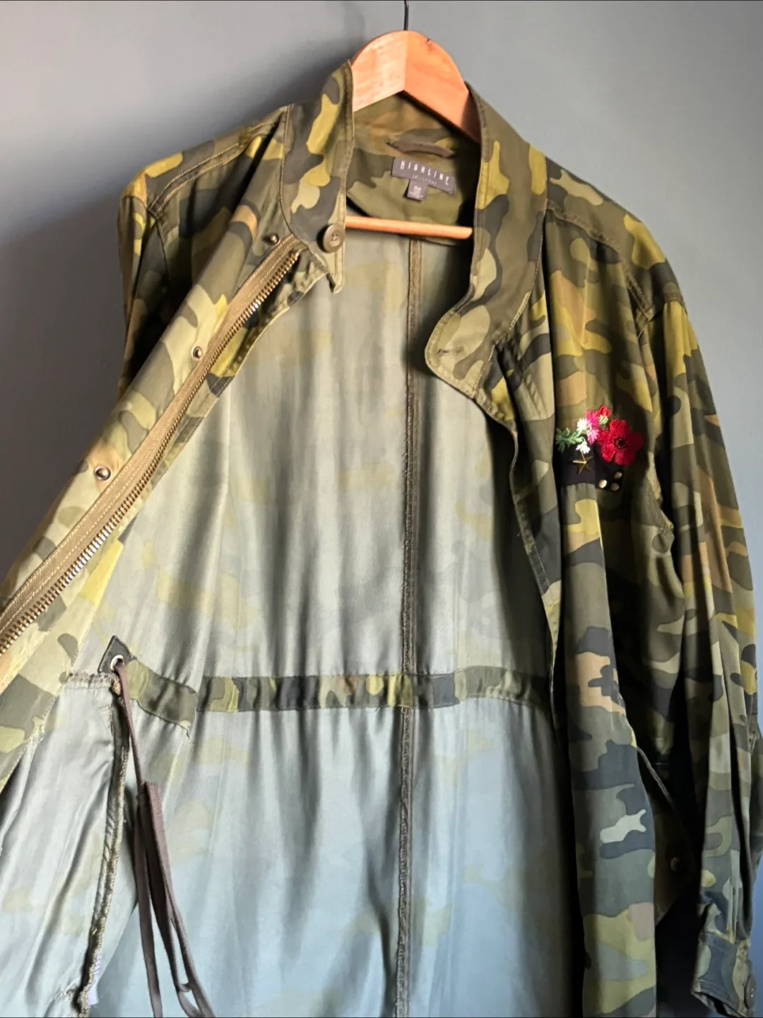 Highline Collective Camo Jacket - Size M image indicator(6)