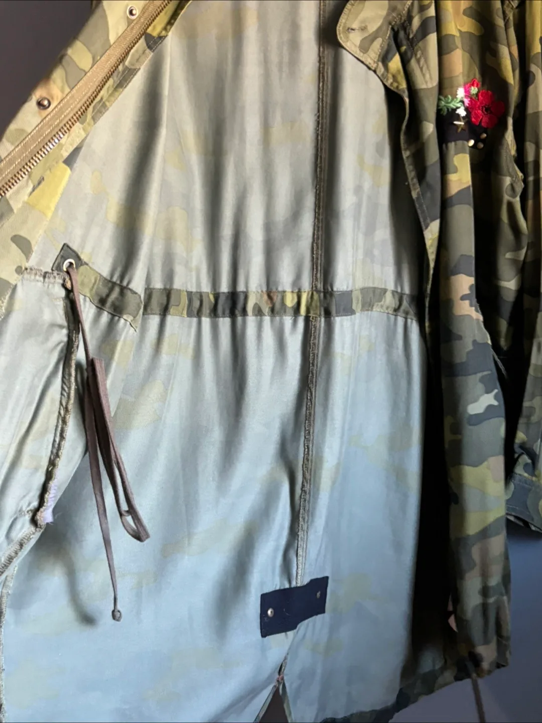 Highline Collective Camo Jacket - Size M image indicator(7)