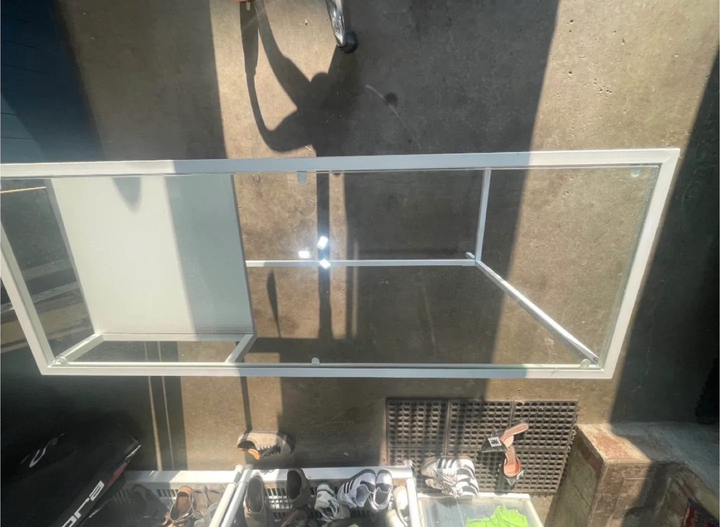 White Glass Top Desk image indicator(2)