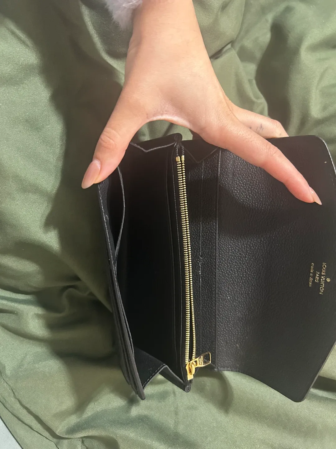 Louis Vuitton Wallet image indicator(4)