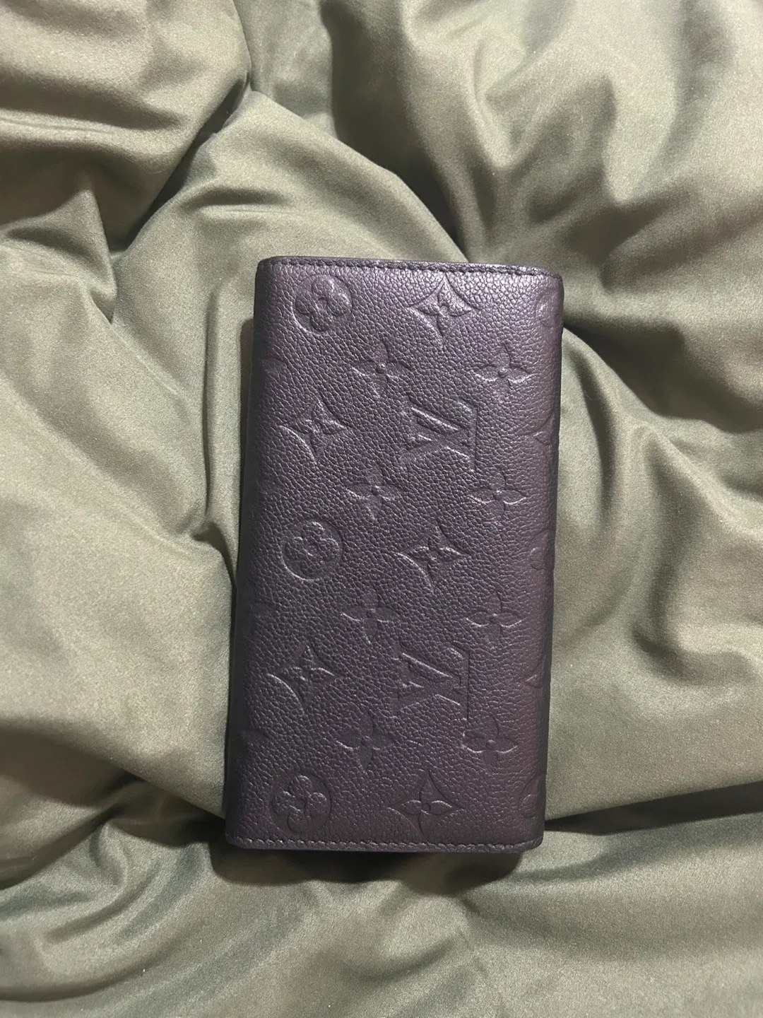 Louis Vuitton Wallet image indicator(2)