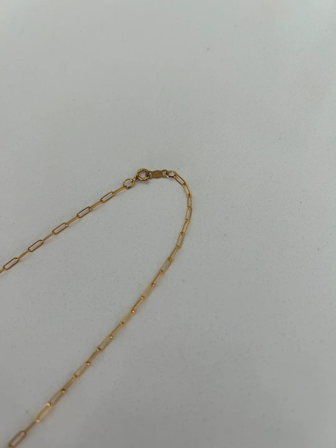 Gold paperclip chain necklace image indicator(4)