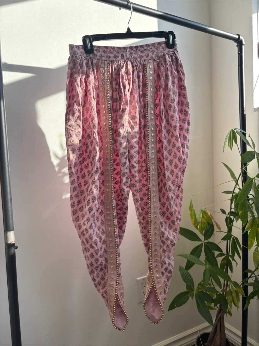 Genie 🧞‍♀️Priya Fab Free Size Pink Pants thumbnail