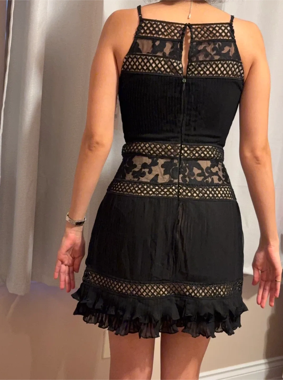 Black Dress / Small image indicator(2)