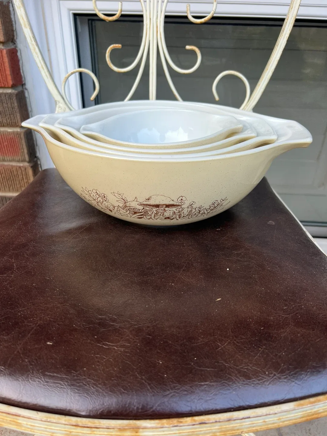 Vintage Pyrex Woodland Beige Brown Bowls (4) image indicator(2)