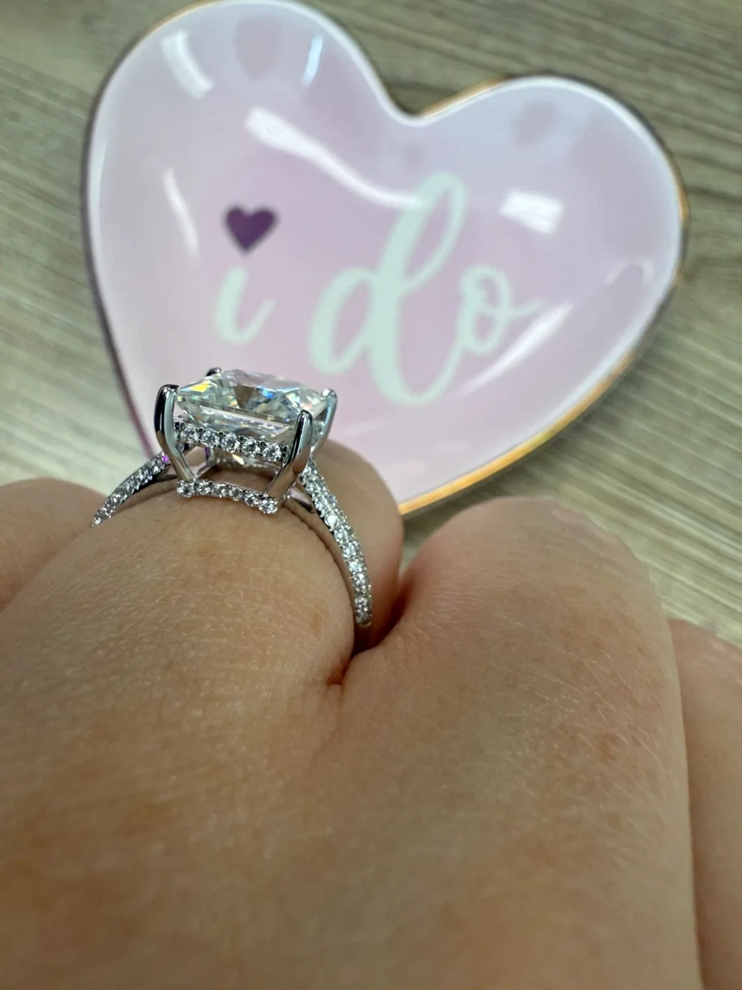 Princes cut 14K white gold 3 Ct moissanite image indicator(3)