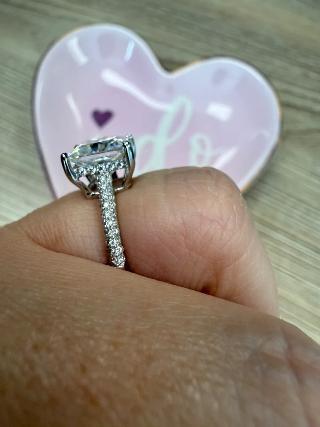 Princes cut 14K white gold 3 Ct moissanite image indicator(4)