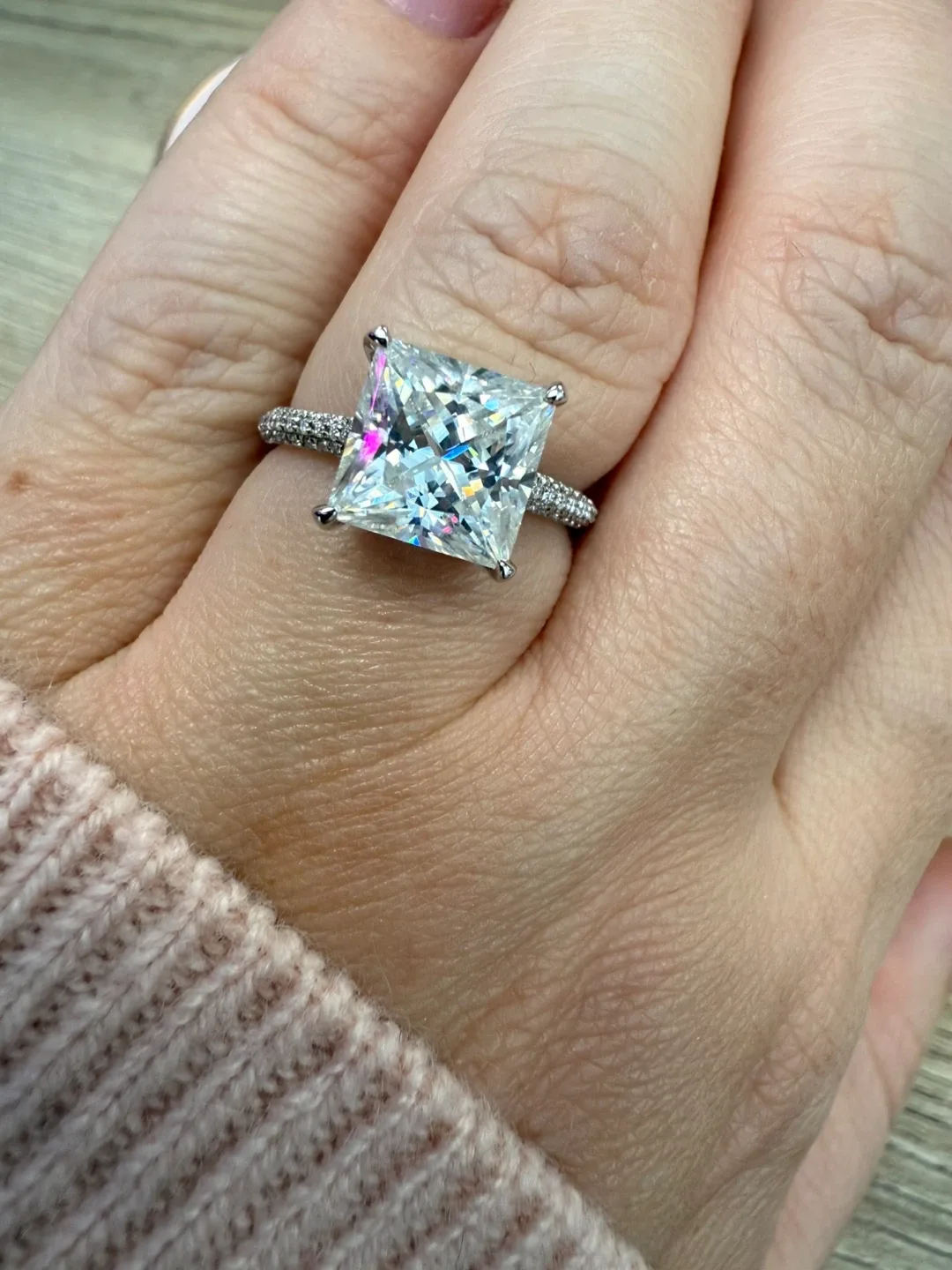 Princes cut 14K white gold 3 Ct moissanite image indicator(2)