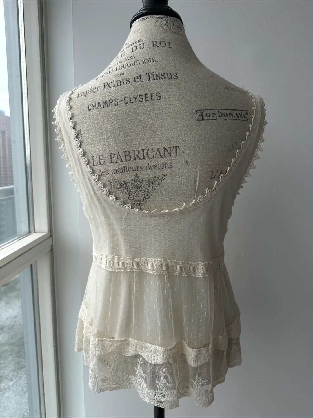 Forever 21 Cream Lace Top - Size L image indicator(3)