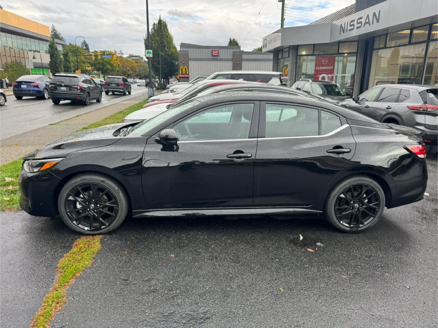 Nissan Sentra SR Midnight Edition - Black image indicator(3)