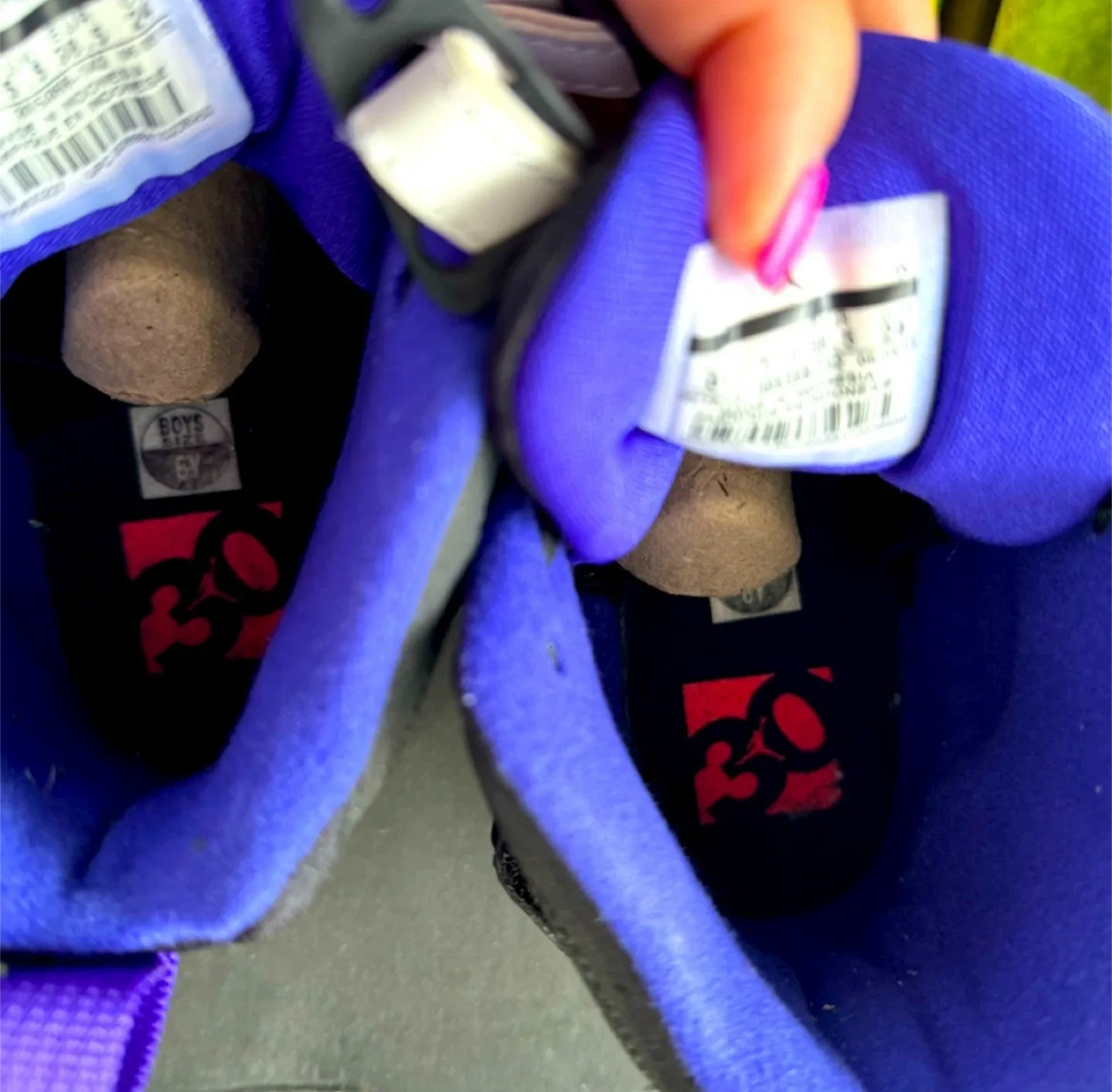 Air Jordan 8 Retro Three Peat image indicator(5)