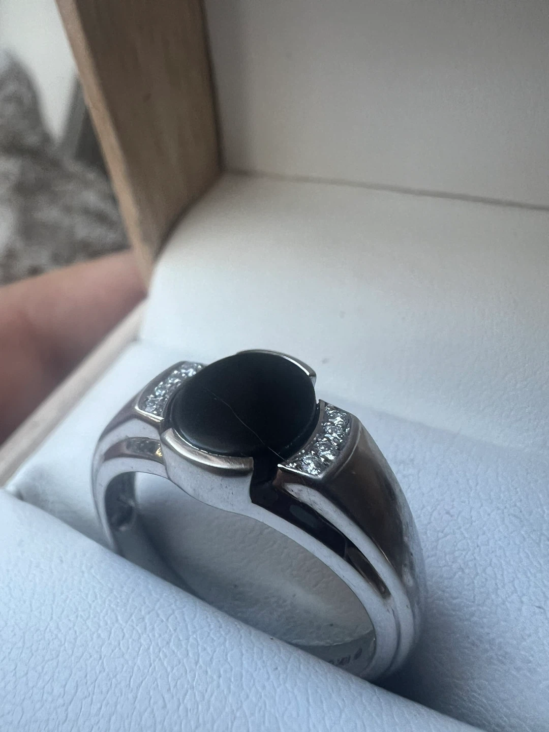 10 k Men's Onyx & Diamond Accent Ring