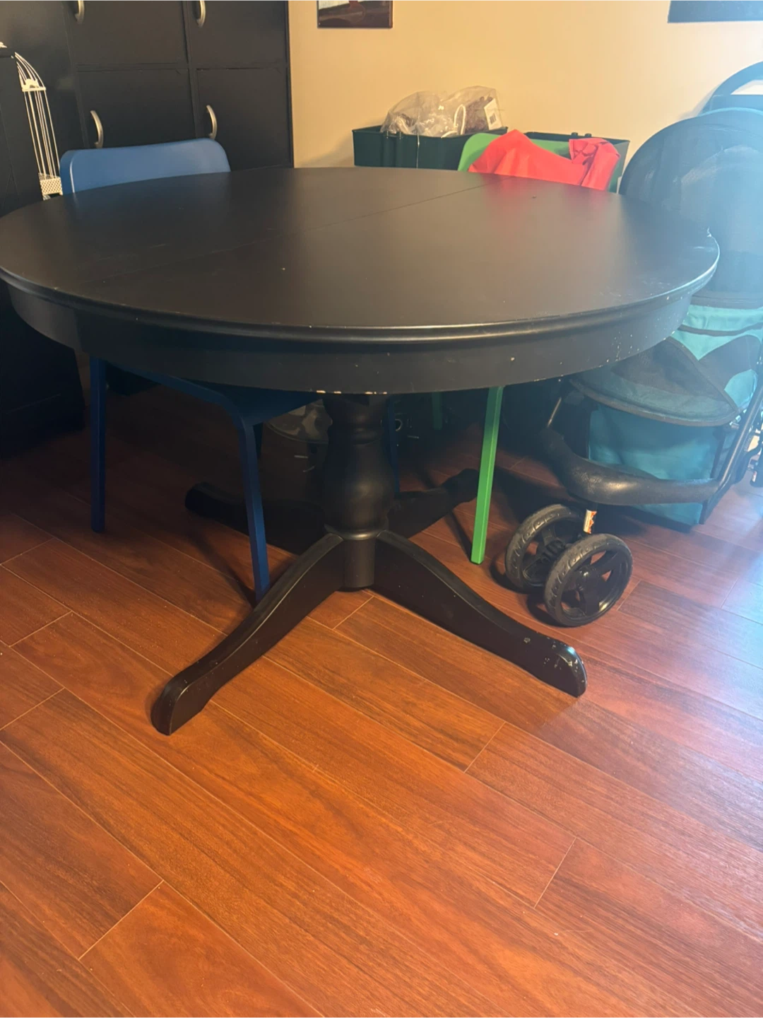 Black Round Dining Table