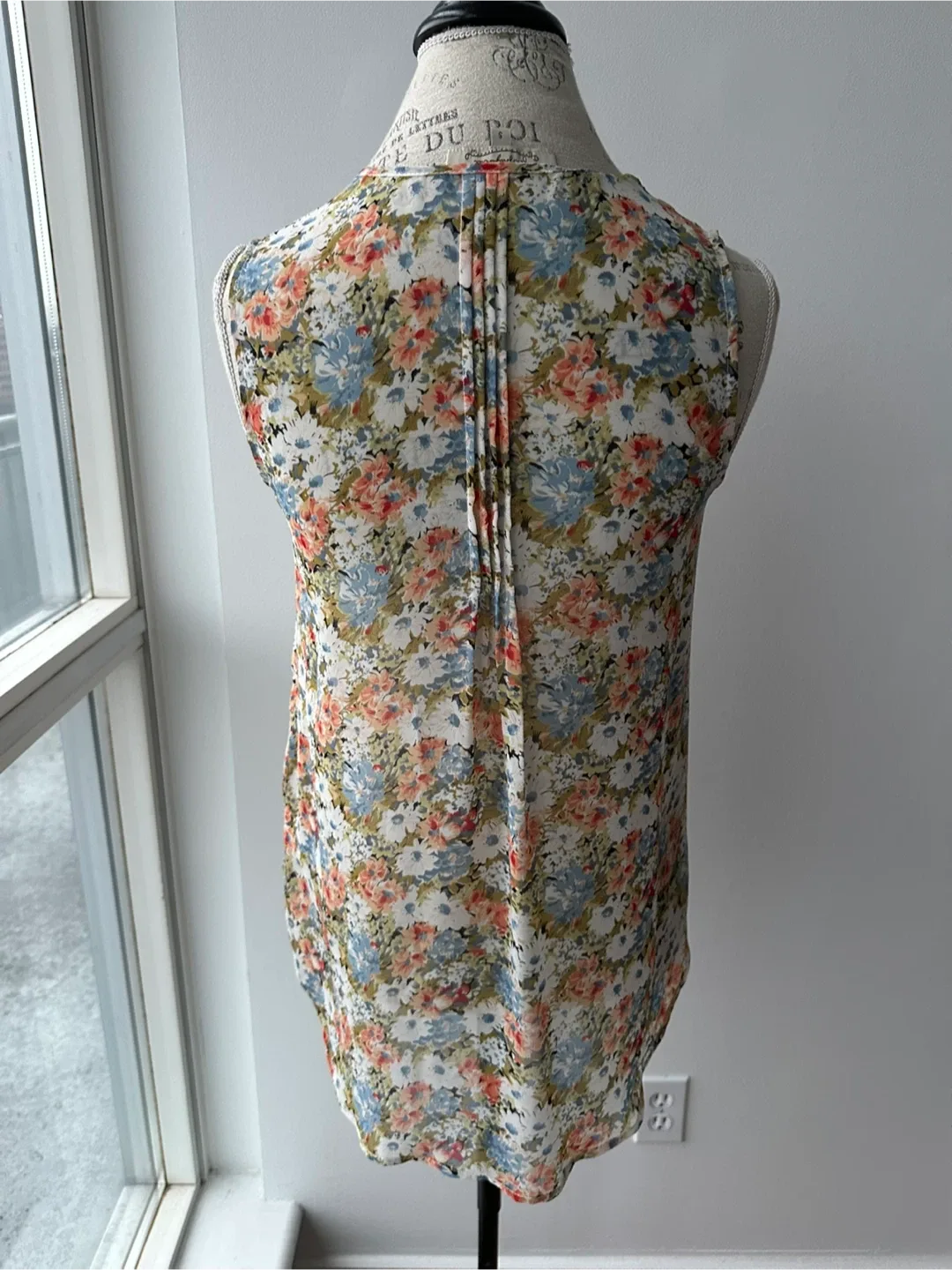 Floral Sleeveless Blouse image indicator(3)