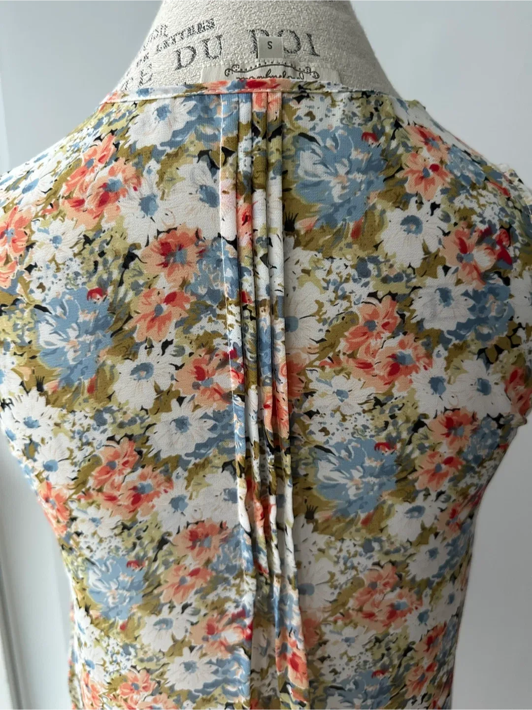 Floral Sleeveless Blouse image indicator(4)