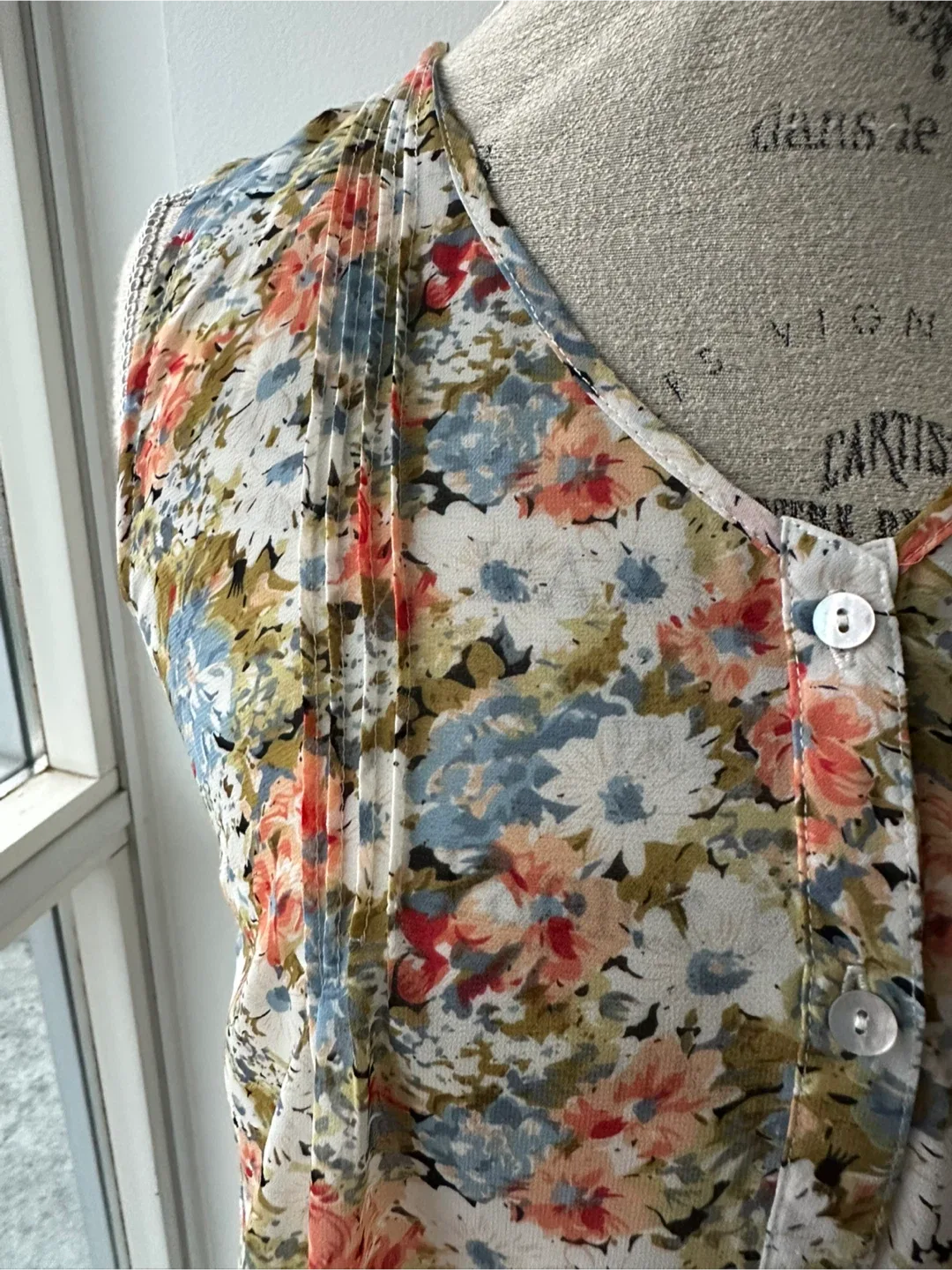 Floral Sleeveless Blouse image indicator(5)