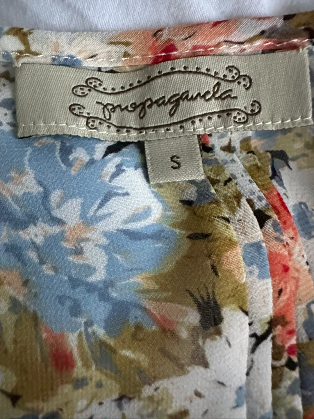 Floral Sleeveless Blouse image indicator(7)