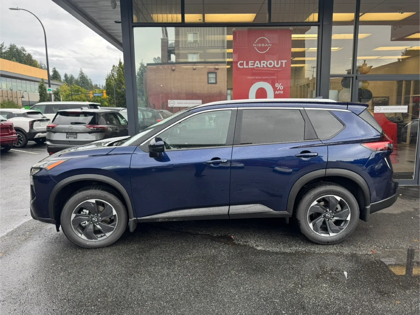 Nissan Rogue SUV image indicator(3)