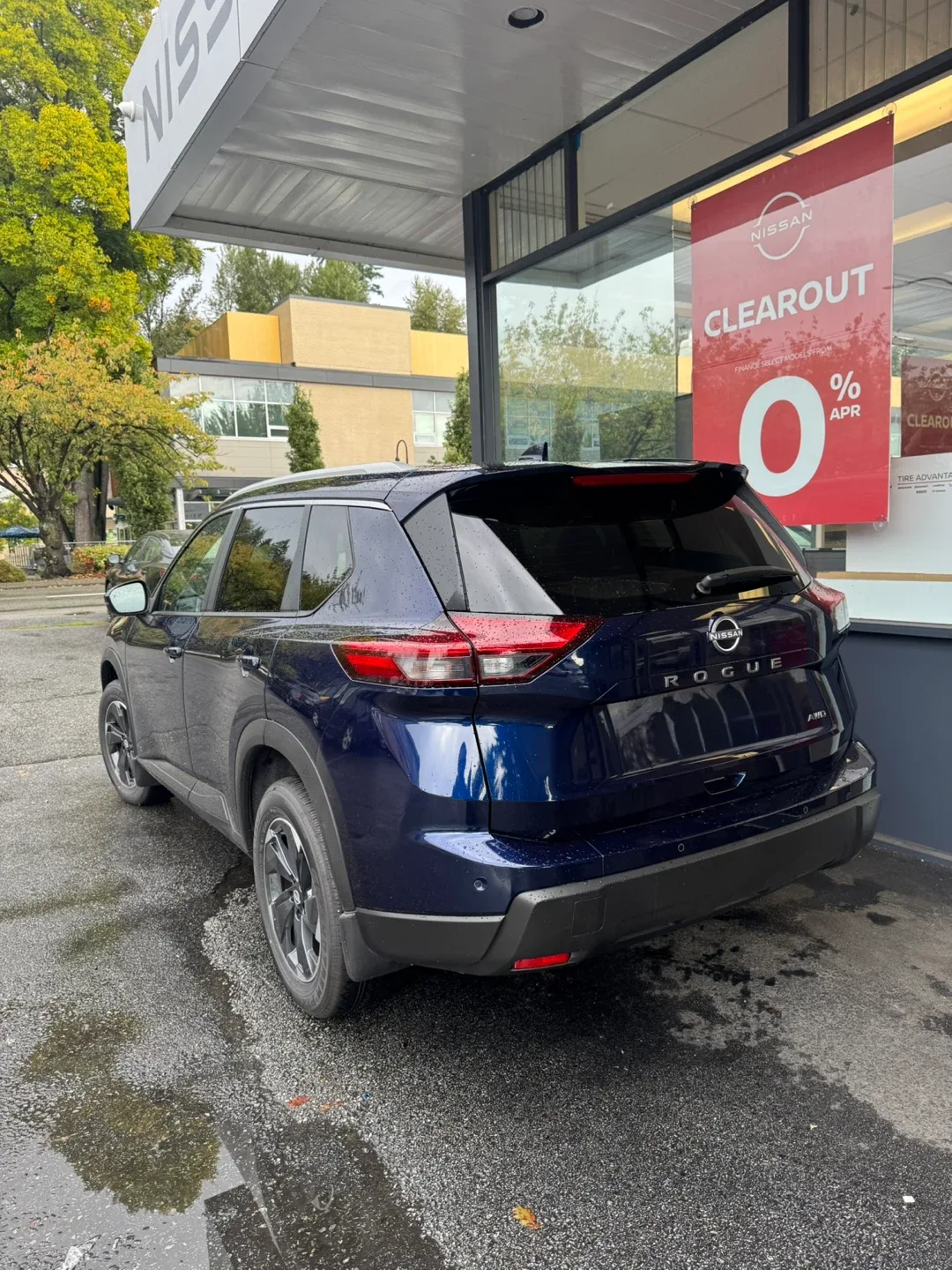 Nissan Rogue SUV image indicator(4)