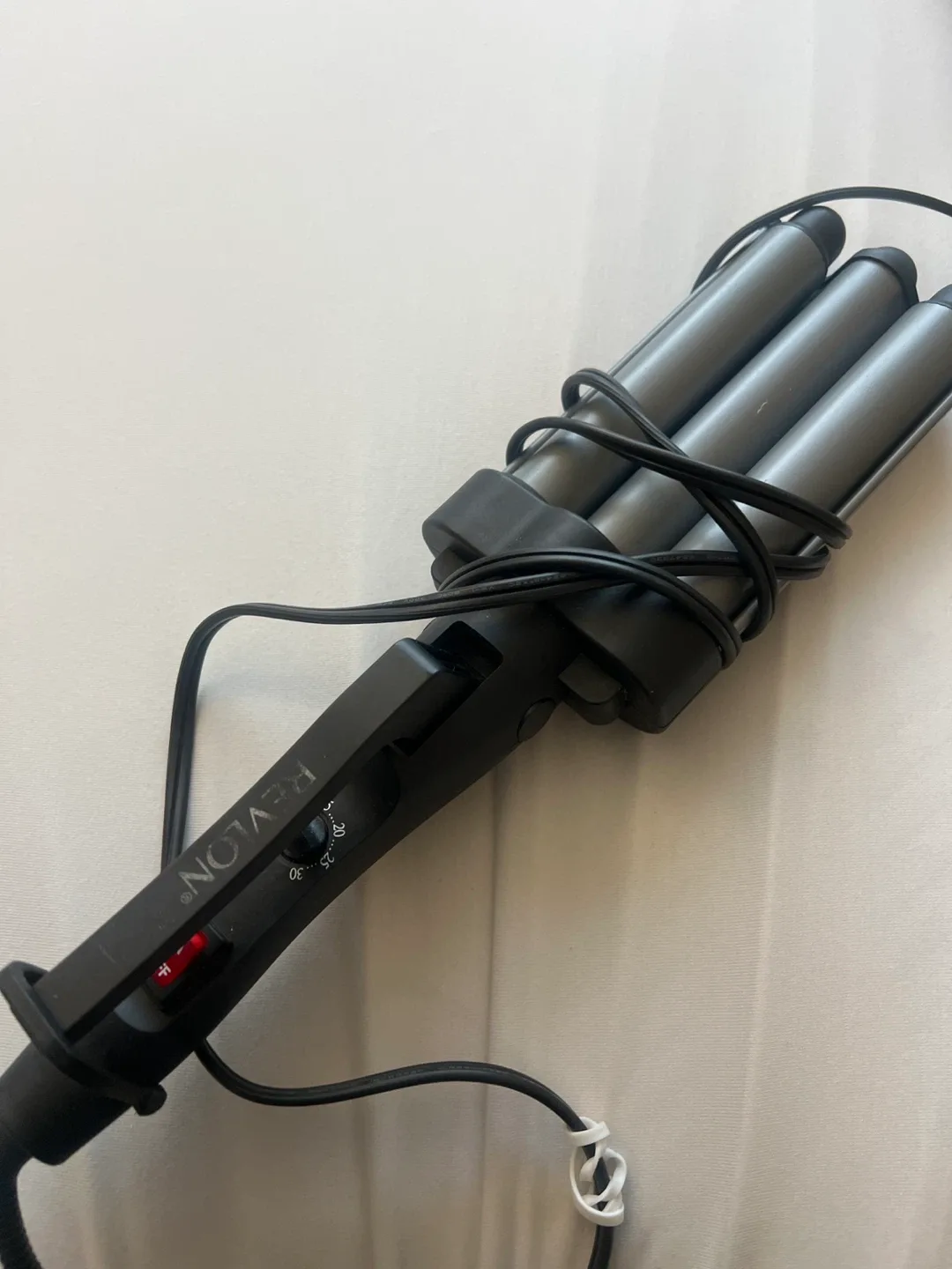 Revlon Jumbo 3 Barrel Hair Waver thumbnail