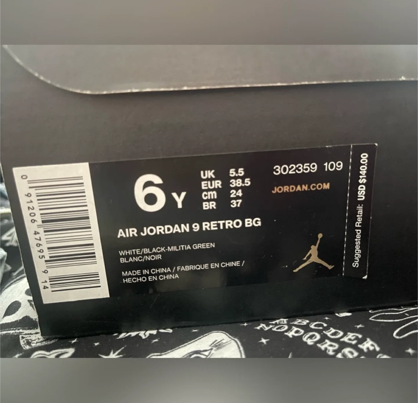 Air Jordan 9 Retro BG White/Black-Militia Green Size 6Y image indicator(2)