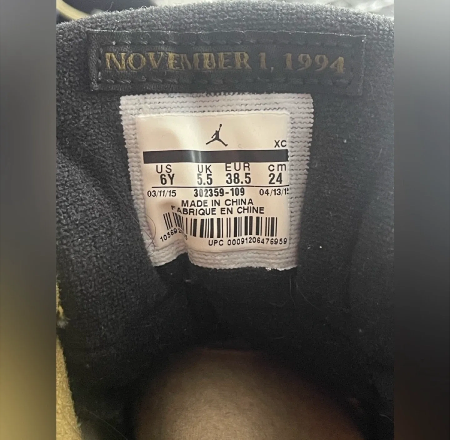 Air Jordan 9 Retro BG White/Black-Militia Green Size 6Y image indicator(6)