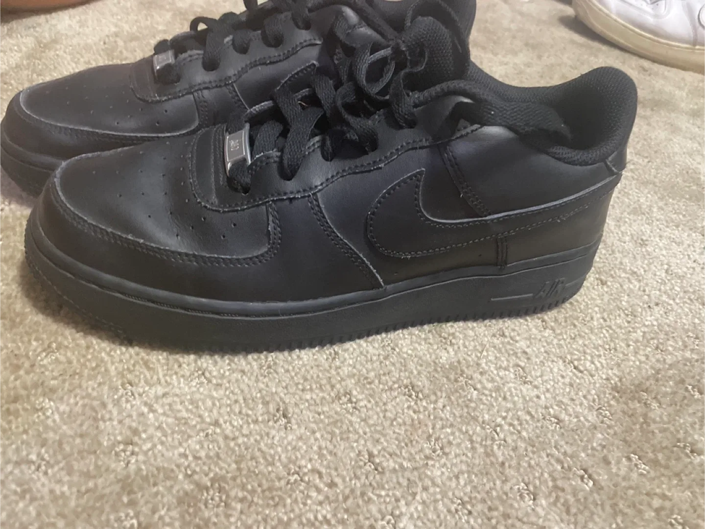 Nike Air Force 1 Low Black image indicator(2)