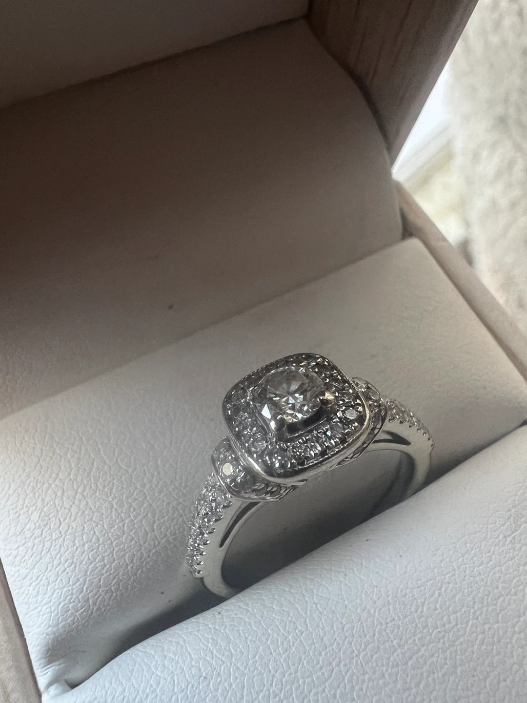 14 k Vera Wang Diamond Ring - photo 3